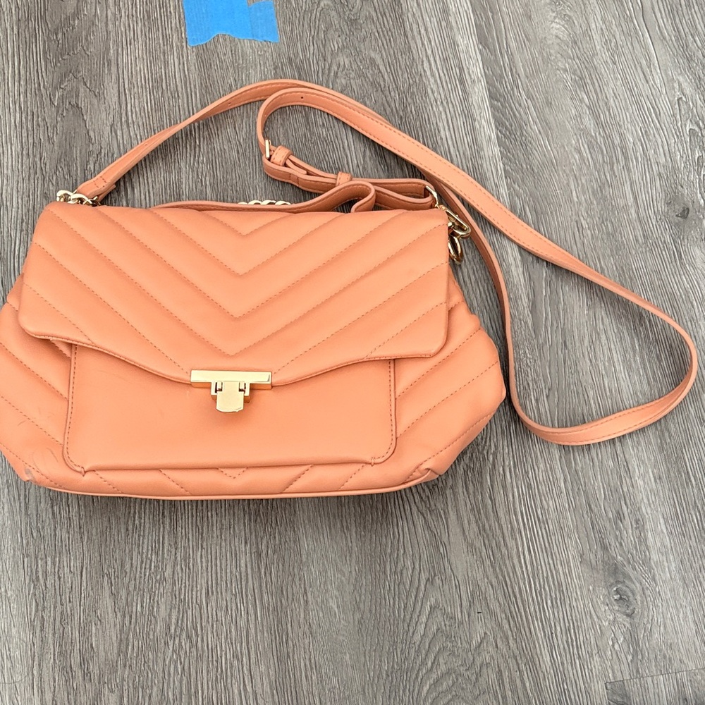 Elegant Tan Quilted Shoulder Bag